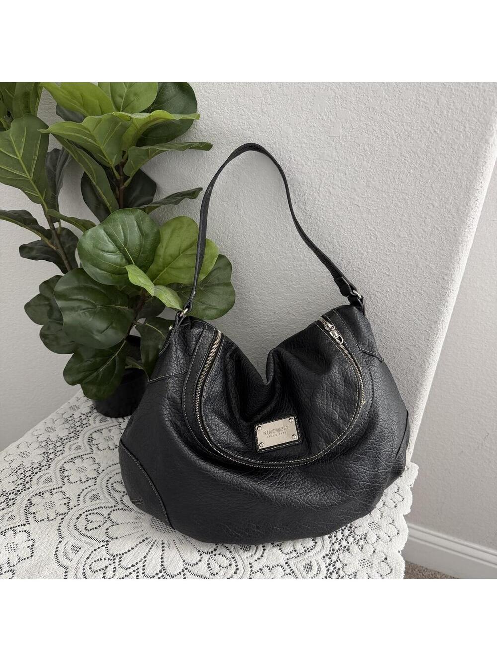 y2k Nine West black leather hobo bag with silver hardware